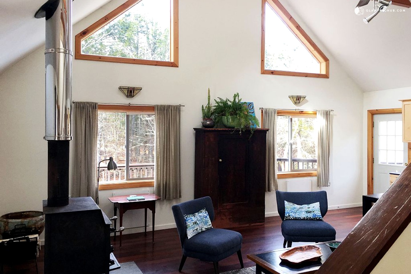 Pet Friendly Contemporary Cabin in New York